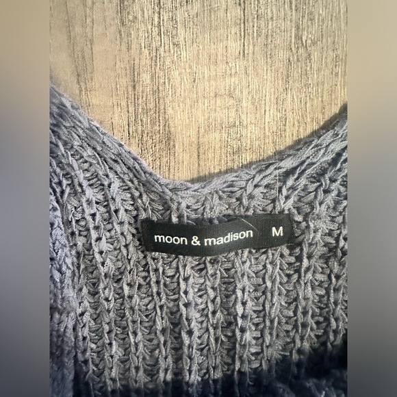 Moon and Madison Blue Sweater Cardigan Size Medium - Picture 2 of 3